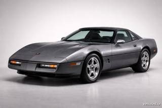 Chevrolet Corvette in Medium Gray Metallic