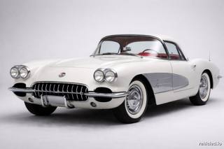Chevrolet Corvette in Arctic White