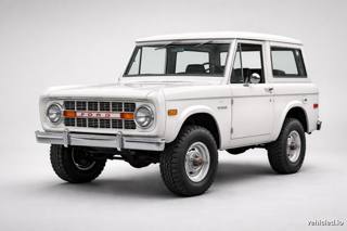 Ford Bronco in Oxford White