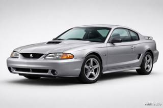 Ford Mustang in Iconic Silver