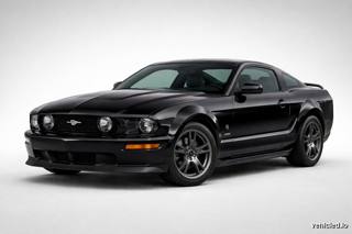 Ford Mustang in Shadow Black
