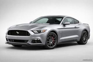 Ford Mustang in Iconic Silver
