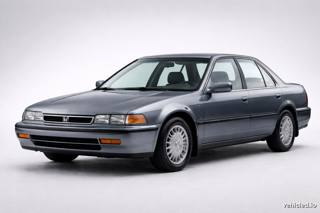 Honda Accord in Sonic Grey Pearl