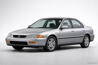 Honda Accord in Lunar Silver Metallic