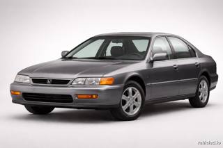 Honda Accord in Urban Grey Pearl