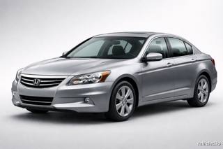 Honda Accord in Lunar Silver Metallic