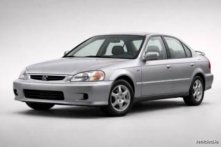 Honda Civic in Lunar Silver Metallic