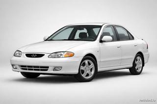 Hyundai Elantra in Quartz White