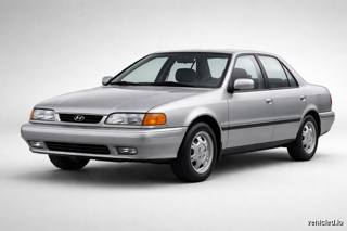 Hyundai Elantra in Shimmering Silver