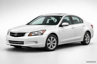 Honda Accord in Platinum White Pearl
