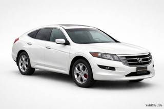 Honda Accord in Platinum White Pearl