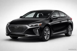 Hyundai Ioniq in Phantom Black