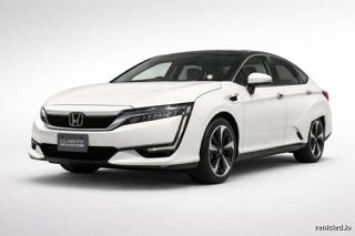 Honda Civic in Championship White