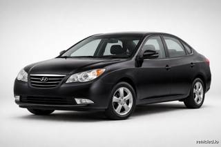 Hyundai Elantra in Phantom Black