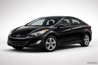 Hyundai Elantra in Phantom Black