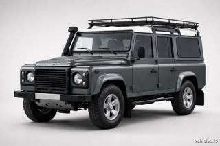 Land Rover Defender in Eiger Grey