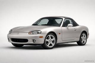 Mazda MX-5 Miata in Platinum Quartz