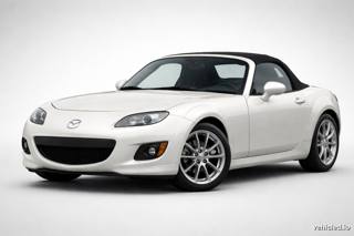 Mazda MX-5 Miata in Snowflake White Pearl