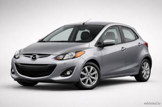 Mazda Mazda2 in Sonic Silver Metallic