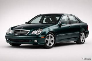 Mercedes-Benz C-Class in Emerald Green Metallic