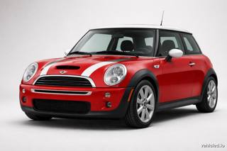 Mini Cooper in Chili Red