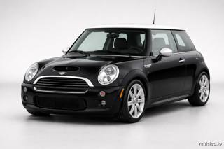 Mini Cooper in Midnight Black