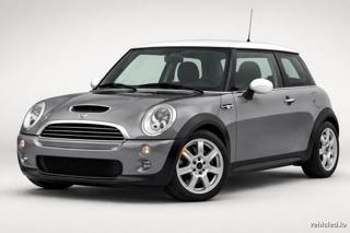 Mini Cooper in Moonwalk Grey