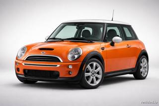 Mini Cooper in Solaris Orange