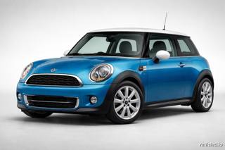 Mini Cooper in Island Blue
