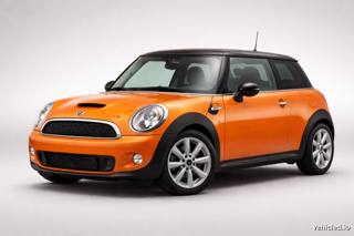 Mini Cooper in Solaris Orange