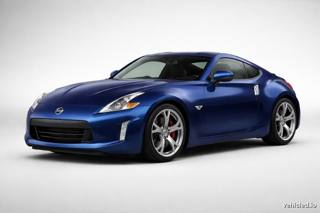 Nissan 370Z in Deep Blue Pearl