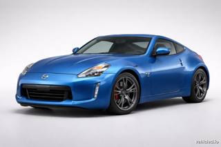 Nissan 370Z in Monterey Blue