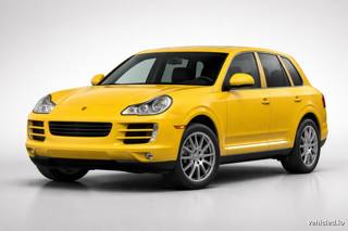 Porsche Cayenne in Racing Yellow