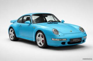 Porsche 911 in Miami Blue