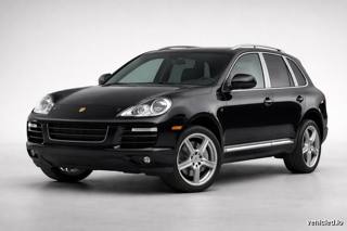 Porsche Cayenne in Jet Black Metallic