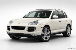 Porsche Cayenne in Sand White