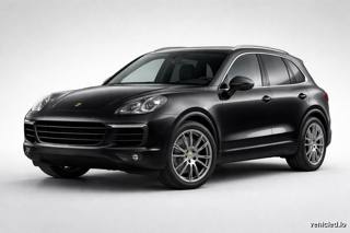 Porsche Cayenne in Chromite Black Metallic