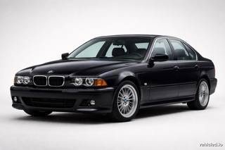 BMW 5 Series in Black Sapphire Metallic