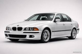 BMW 5 Series in Mineral White Metallic