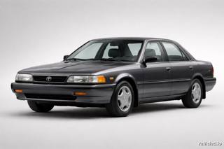 Toyota Camry in Magnetic Gray Metallic