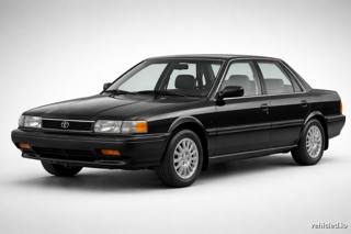 Toyota Camry in Midnight Black Metallic