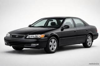 Toyota Camry in Midnight Black Metallic