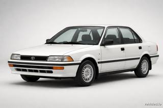 Toyota Corolla in Super White
