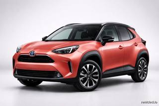 Toyota Yaris Cross in Coral Crystal Shine