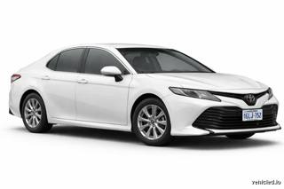 Toyota Camry in Super White