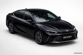 Toyota Camry in Midnight Black Metallic