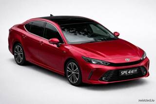 Toyota Camry in Ruby Flare Pearl