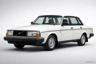 Volvo 240 in Polar White