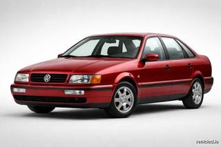 Volkswagen Passat in Fortana Red