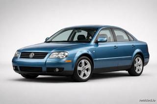 Volkswagen Passat in Aquarius Blue